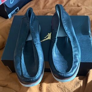 Elegant Black Leather Men’s Loafers